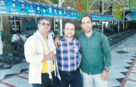 پيش از شهادت در محل دفنش عكس يادگاري انداخته بود