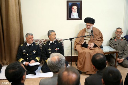 جمعی از فرماندهان نیروی دریایی ارتش با فرمانده کل قوا دیدار کردند