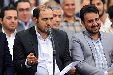 شعرخوانی طنر عباس احمدی در محضر رهبرانقلاب