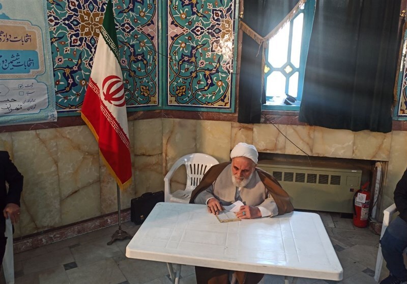 عکس/ ناطق نوری در حسینیه ارشاد رای داد