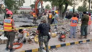 افراد مسلح در غرب پاکستان ۷ مامور گمرک را کشتند