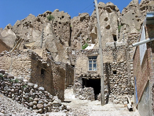 کندوان؛ تنها روستای صخره‌ای زنده جهان