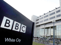 شوك بي‌بي‌سي به خبرنگارانش: خودتان پول درآوريد