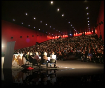 برنامه های فرهنگی هنری قابلیت اجرا در مراکز شهر را دارد