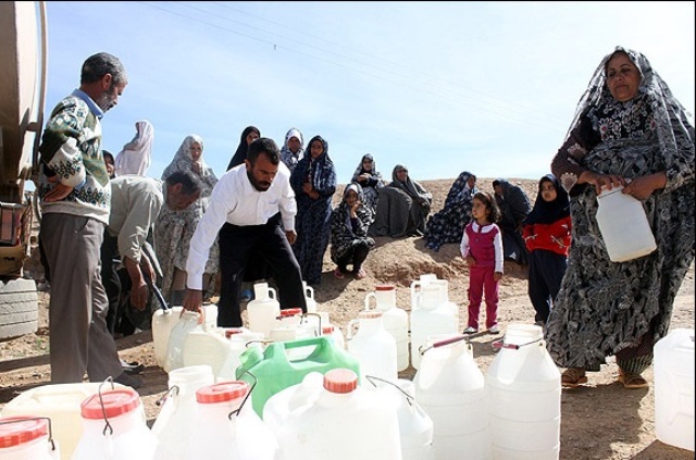 آبرسانی به 28 روستای پلدختر با تانکر