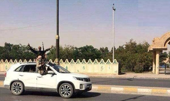 تصاویر مردانی که برای اولین بار شهر دیدهاند! تصاویر مردانی که برای اولین بار شهر دیدهاند!