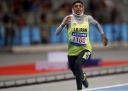 دختر باد، پاي سکو ماند