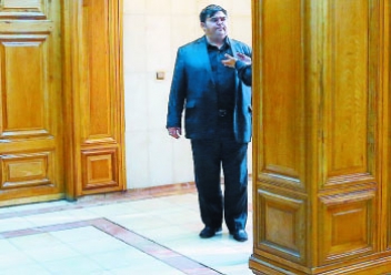 ادامه كشمكش در انتخابات وزنه برداري ادامه كشمكش در انتخابات وزنه برداري