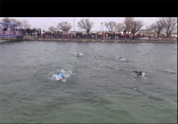برگزاری جشنواره مرد یخی در قروه