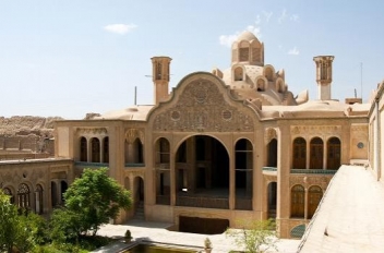 مركز كاشان شناسي دانشگاه كاشان آماده خريداري و گردآوري كتاب آثار كاشان است