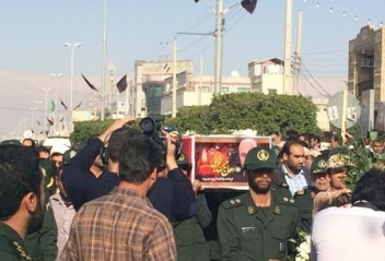 مراسم تشییع پیکر سرهنگ پاسدار حسن فخرایی در استان بوشهر برگزار شد