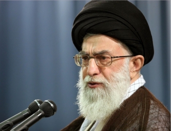 کسانی که چهره هیولایی امریکا را با بزک رسانهای میپوشانند، به ملت خیانت میکنند/ عاملان جنایت هفتم تیر اکنون آزادانه در اروپا و امریکا فعالیت میکنند/ شور و عشق تشییع اخیر ۲۷۰ شهید نقطه مقابل دلسردی و نومیدی بود کسانی که چهره هیولایی امریکا را با بزک رسانهای میپوشانند، به ملت خیانت میکنند/ عاملان جنایت هفتم تیر اکنون آزادانه در اروپا و امریکا فعالیت میکنند/ شور و عشق تشییع اخیر ۲۷۰ شهید نقطه مقابل دلسردی و نومیدی بود