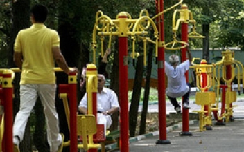 عملیات احداث پارک محلی کوی شمشاد ناجی آباد کاشان آغاز شد