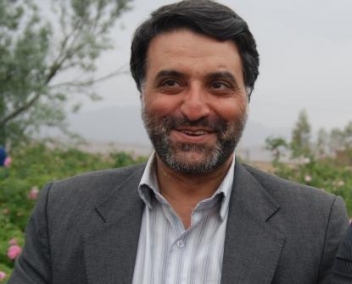 مدیران کاشان از فرستادن بی دلیل مردم به مرکز  استان خودداری کنند