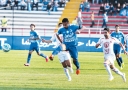 صدر جدول آبي ماند