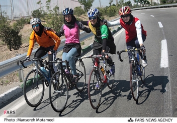 بانوی کردستانی در اردوی تیم ملی رکاب میزند