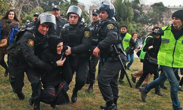تقدیر از تجزیهطلبان ضد ایرانی در باکو همزمان با سرکوب شیعیان تقدیر از تجزیهطلبان ضد ایرانی در باکو همزمان با سرکوب شیعیان