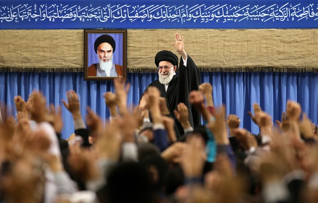 جمعی از مداحان وذاکران اهل بیت(ع) با رهبر معظم انقلاب دیدار کردند