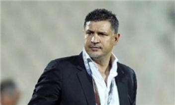 علی دایی نظاره‌گر بازی شهرداری با خونه به خونه بابل