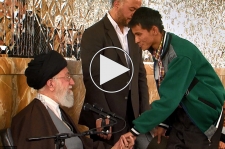 دیدار خانواده شهدای مدافع حرم افغانستانی با رهبر انقلاب