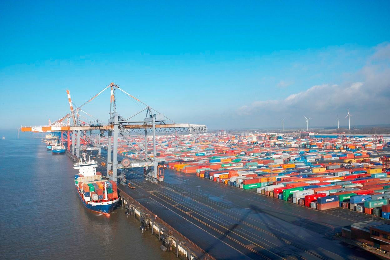 تخلیه و بارگیری 16.8 میلیون تن کالا در بنادر تجاری هرمزگان