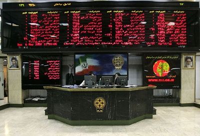 خـودروييها زامبيهاي تالار شيشهاي شـدند خـودروييها زامبيهاي تالار شيشهاي شـدند