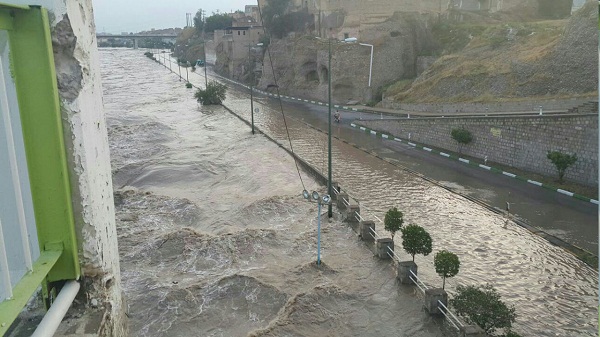 وقوع 2 سيل زيرساخت هاي لرستان را زير و رو کرد وقوع 2 سيل زيرساخت هاي لرستان را زير و رو کرد
