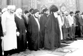 در زندان به پدرم گفتندشاه از واقعه گوهرشاد ديوانه شده! در زندان به پدرم گفتندشاه از واقعه گوهرشاد ديوانه شده!