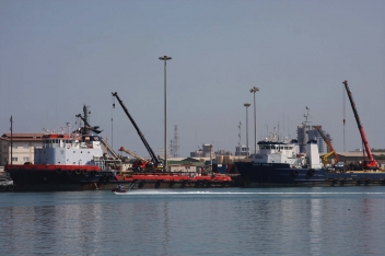 تخلیه و بارگیری کالا در بندر کیش به مرز 1.2 میلیون تن رسید