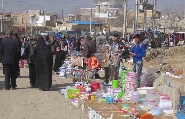 عرضه اجناس قاچاق به جاي توليدات بومي در چند شنبه بازار لرستان عرضه اجناس قاچاق به جاي توليدات بومي در چند شنبه بازار لرستان