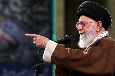 رهبر انقلاب در جلسه خصوصی به یکی از سران فتنه چه گفتند؟