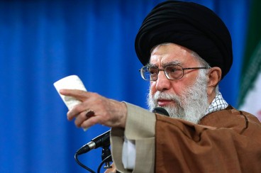 رهبر انقلاب: سیاهنمایی هنر نیست، هر بچه‌ای می‌تواند سنگ بردارد و شیشه‌ها را بشکند