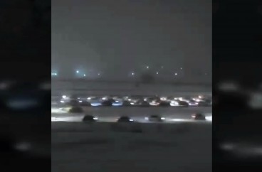 فیلم اختصاصی/ وضعیت اتوبان تهران - کرج در ساعات اولیه بارش برف در شب گذشته