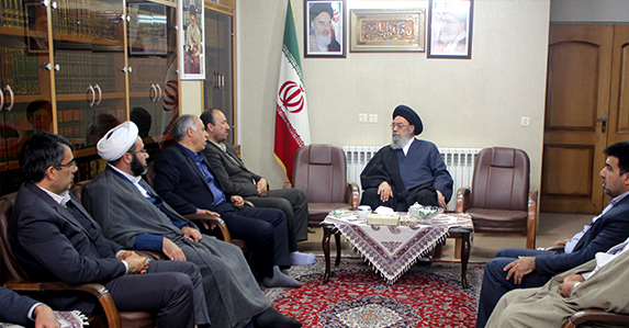 حضور در مسجد و شلوغ کردن آن ،امروز  یک مبارزه است