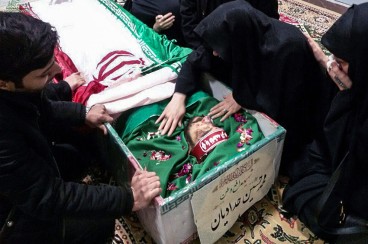 صحبت‌های مادر شهید محمدحسین حدادیان درباره پیکر فرزندش
