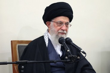 رهبر انقلاب: ضد انقلاب از روز اول انقلاب به دنبال تحریک جامعه کارگری بوده است