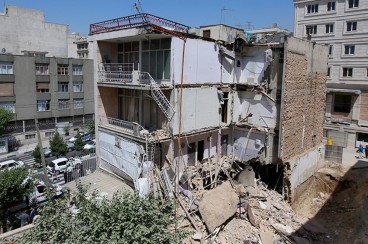 اولین فیلم از حادثه ریزش ساختمان چهار طبقه در گیشا