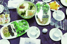 سبقت در تجملگرايي و اسراف در افطاري!