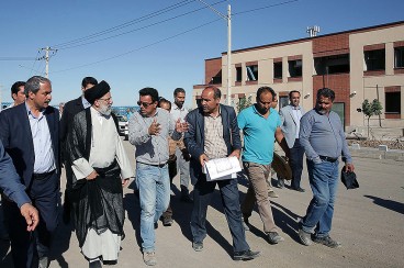 بازدید تولیت آستان قدس رضوی از روند احداث زائر شهر