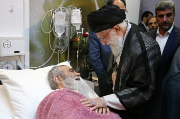 عیادت رهبر انقلاب از آیت الله مظاهری