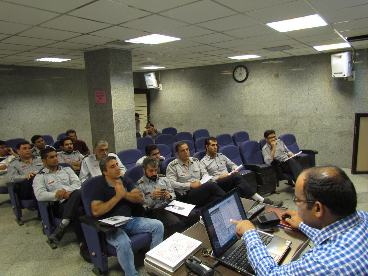 دوره آموزشی بانک اطلاعات شهری آتش نشانان کاشان برگزار شد