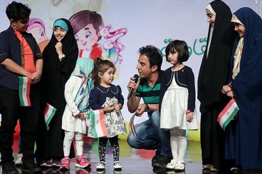 شوخی عمو پورنگ با فرزند شهید مدافع حرم/ مراسم جشن تولد فرزندان شهدای مدافع حرم