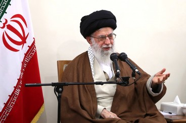 رهبرانقلاب: یک ذره نشانه‌های آقازادگی در حاج اقا مصطفی خمینی نبود