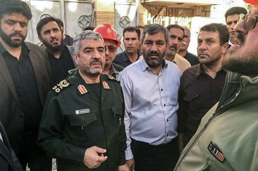 حضور فرماندهان سپاه در مناطق زلزله زده