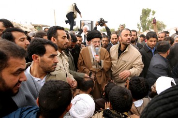 لحظاتی از حضور رهبرانقلاب در مناطق زلزله زده کرمانشاه