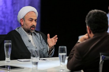 امروز در جامعه کدام جوان انقلابی است؟ جوان ریش دار یا ظلم ستیز؟
