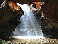 دسترسی به آبشار تنگه داستان مجن تسهیل شد