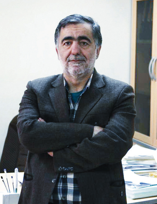 جامعه دیگر زیر بار اباطیل نظام سلطنتی نمی‌رود