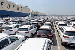 مخالفت همتی با مصوبه خودرویی ضد ارزی دولت