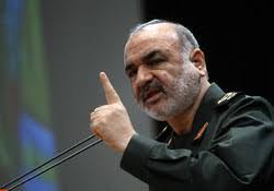 دشمنان در ۲۲ بهمن خواهند دید که ملت ایران ایستاده و عزت خود را با دلار عوض نمی‌کند